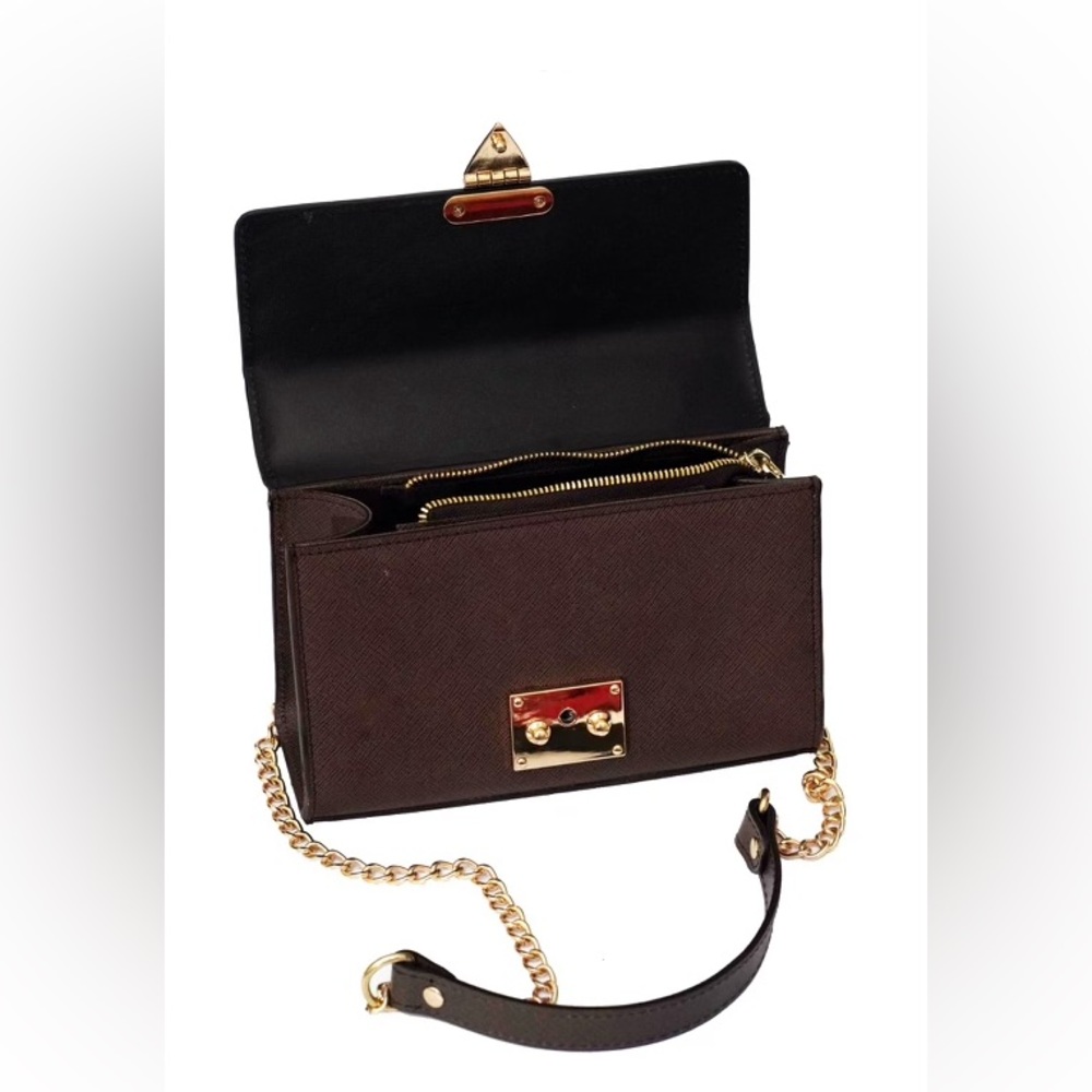 Kinara brand purse 100% genuine leather!! Brand new never used! Amazing quality!